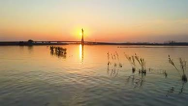 4K航拍安徽巢湖自然风光湖水湖泊视频的预览图
